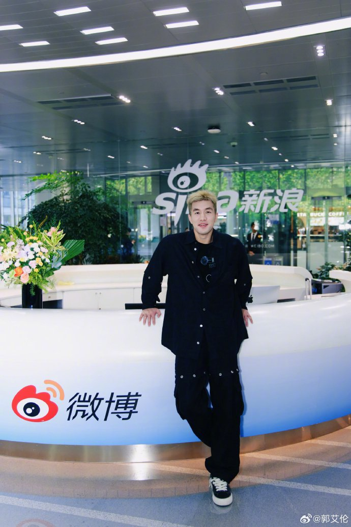 开云官方网站-球迷为郭艾伦手术送祝福，定制明信片传递温暖|微博|伤病|心意|赛场|力量_新浪体育_新浪新闻